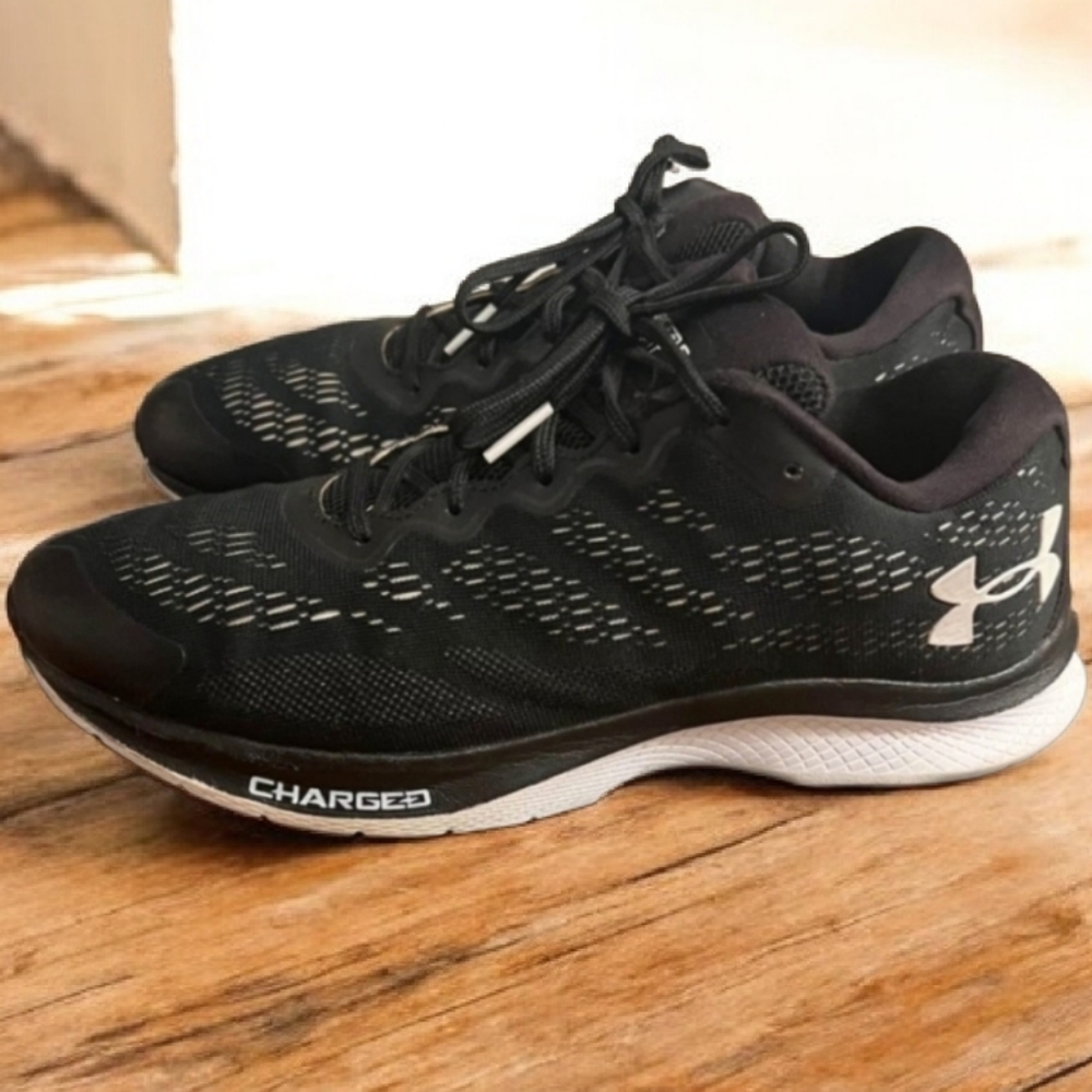 Under Armour Womens Black Charged Bandit 6 Running Shoes -- Size 9